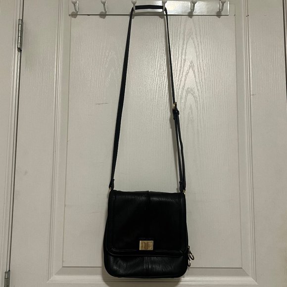 Ricardo Beverly Hills Black Crossbody Bag - Picture 1 of 7